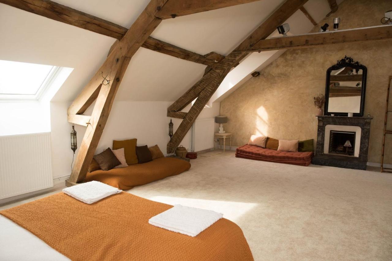 Maison D'Hotes La Doucelle Culture Et Bien-Etre Lignieres-Orgeres エクステリア 写真